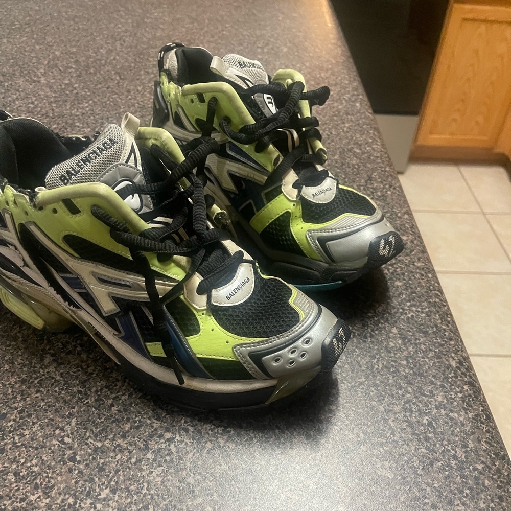 Balenciaga Size 9